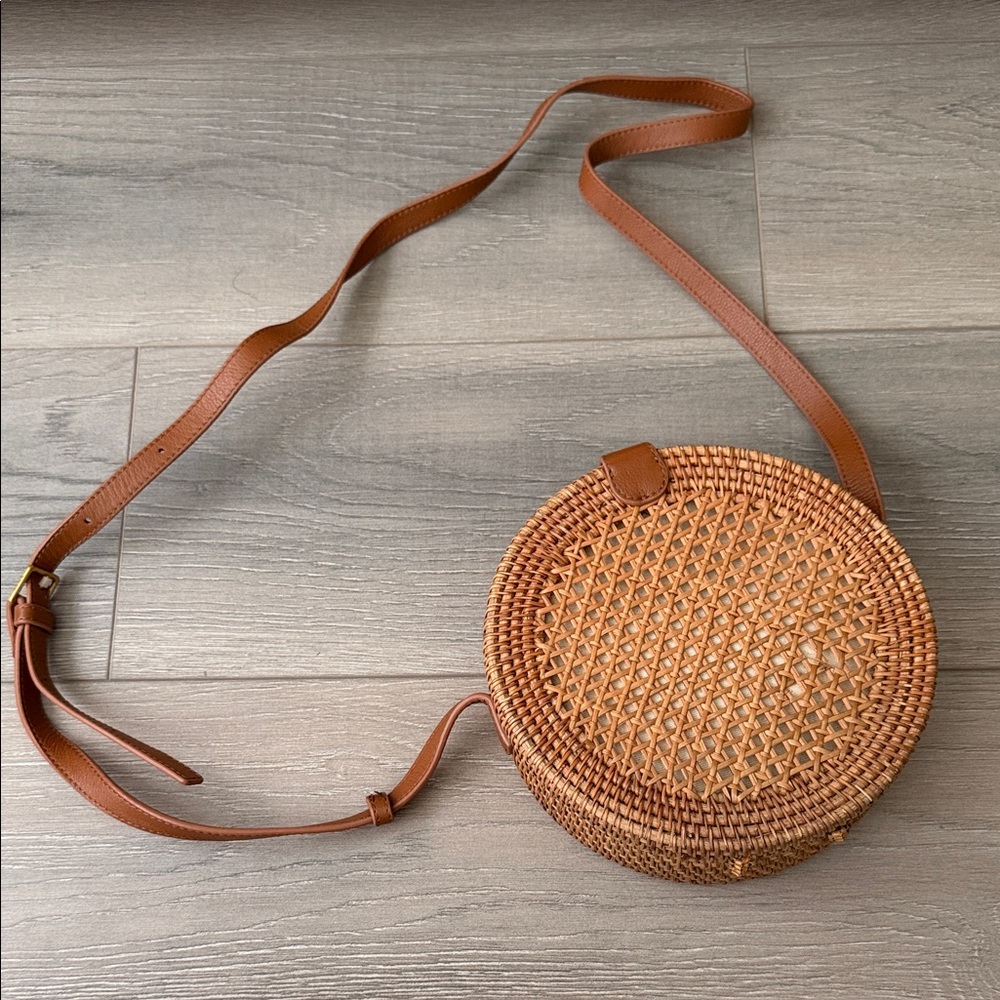 Round Woven Rattan Crossbody Bag